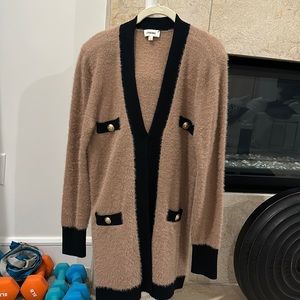 Gorgeous sweater perfect condition! Worn once